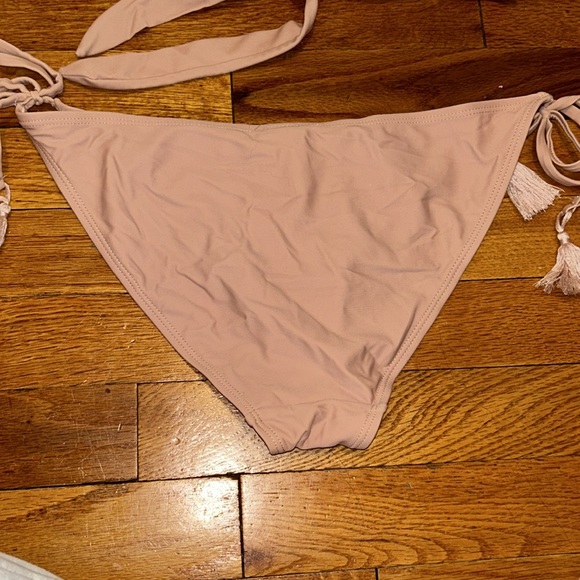 Pink bikini - Picture 6 of 7